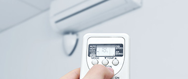 Reversible air conditioning and heat pump Var